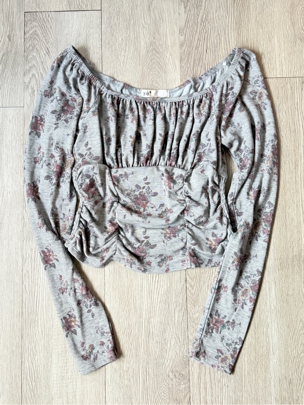 Floral Long Sleeve Crop Top in Gray & Pink Like New